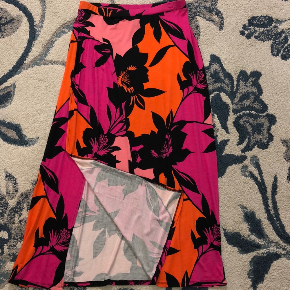 Long skirt.